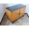 komoda z lat 60 w dobrym stanie vintage